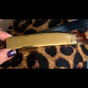 Vintage Women’s Gucci black leather & Gold Gucci elegant buckle Belt